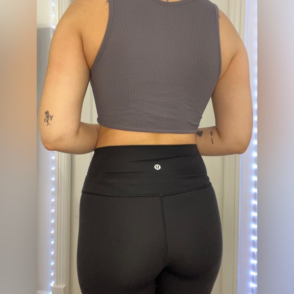 GARAGE twist front crop top - Picture 2 of 4